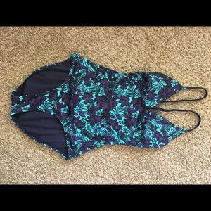 Ladies’ One-piece swimsuit.